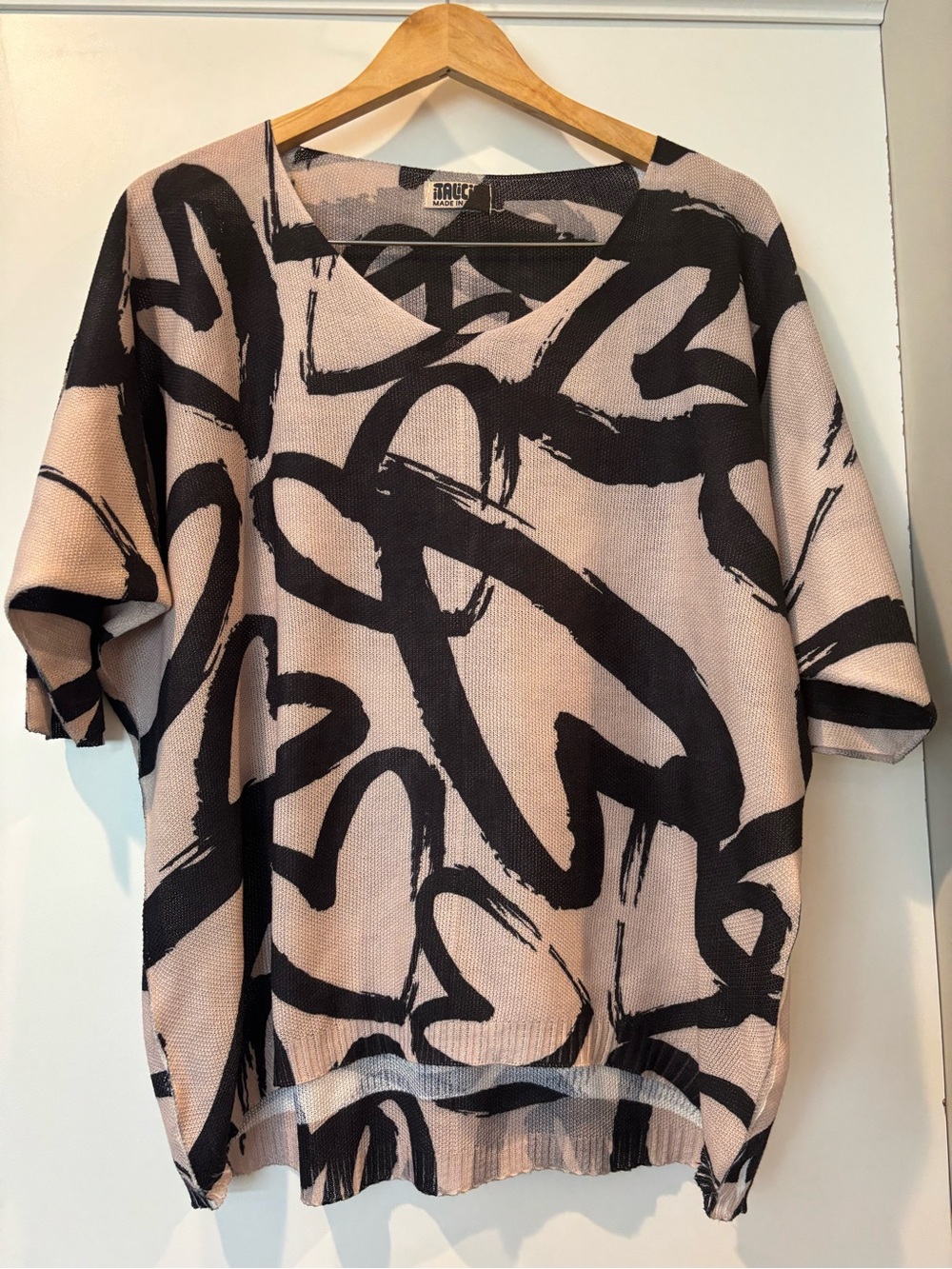 Italicia’s heart printed lightweight oversized sweater size m-L